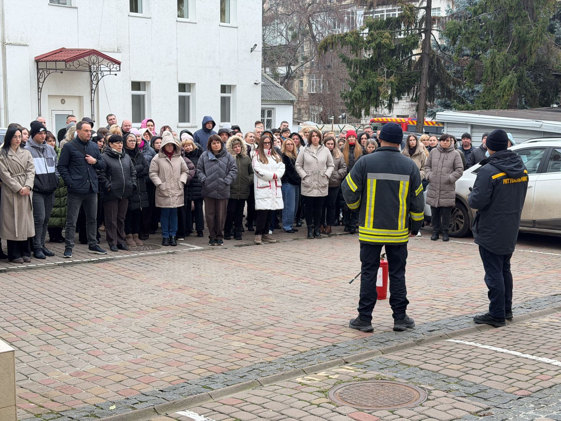 Працівники «НАІС» відпрацювали навички пожежної безпеки разом із фахівцями ДСНС