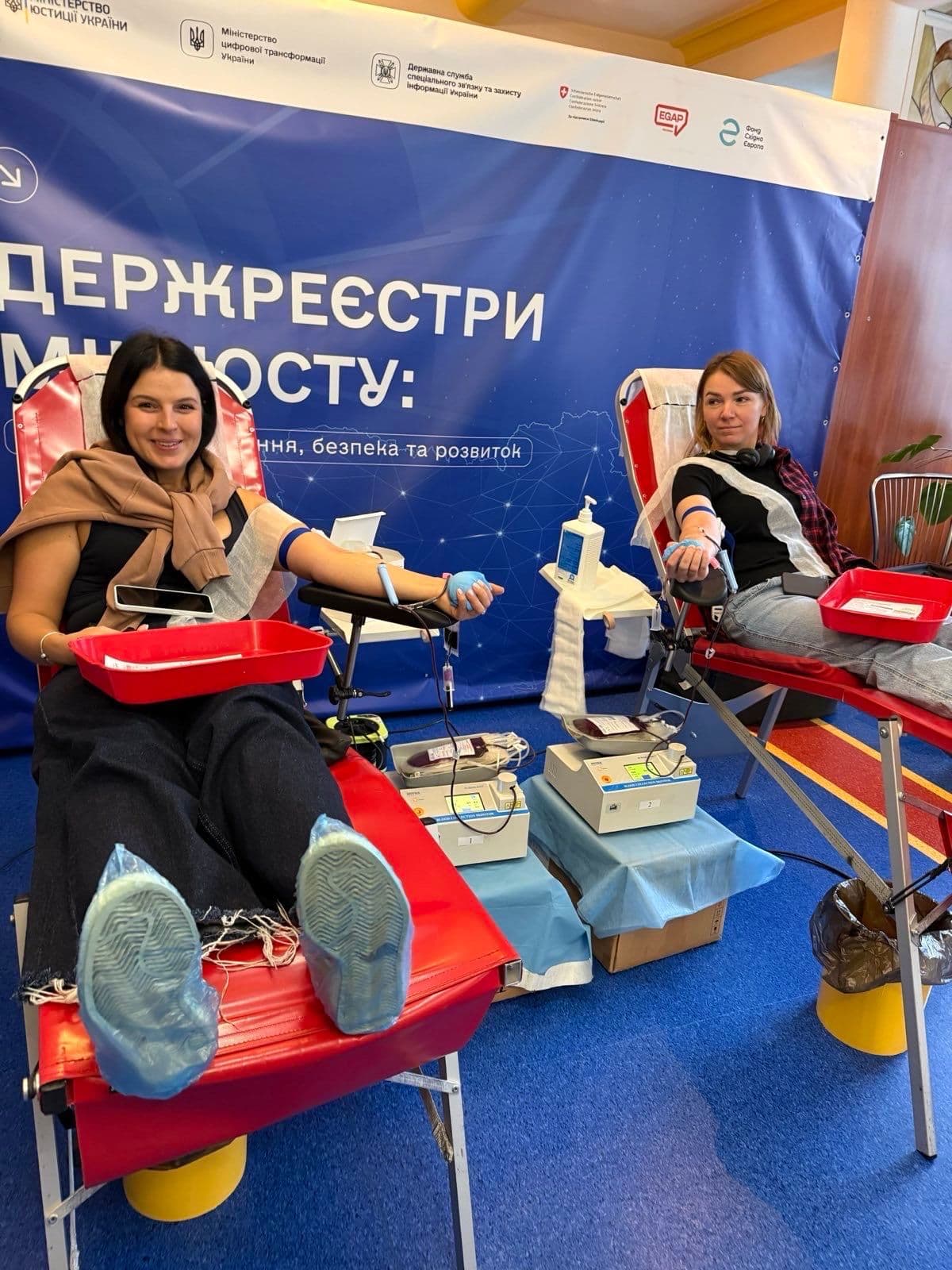 Співробітники ДП «НАІС» долучилися до донорства крові