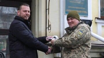 ДП «НАІС» передало службові автомобілі Сухопутним Військам ЗС України