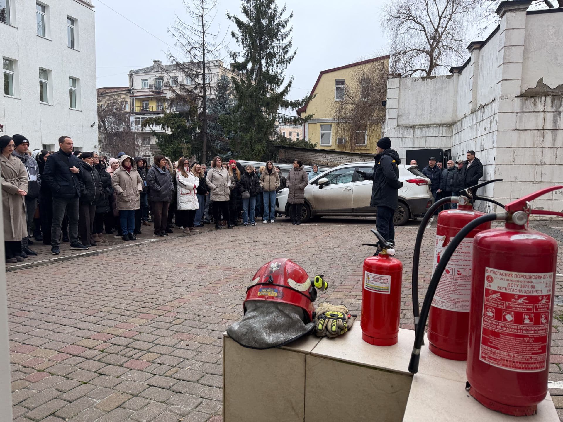 Працівники «НАІС» відпрацювали навички пожежної безпеки разом із фахівцями ДСНС